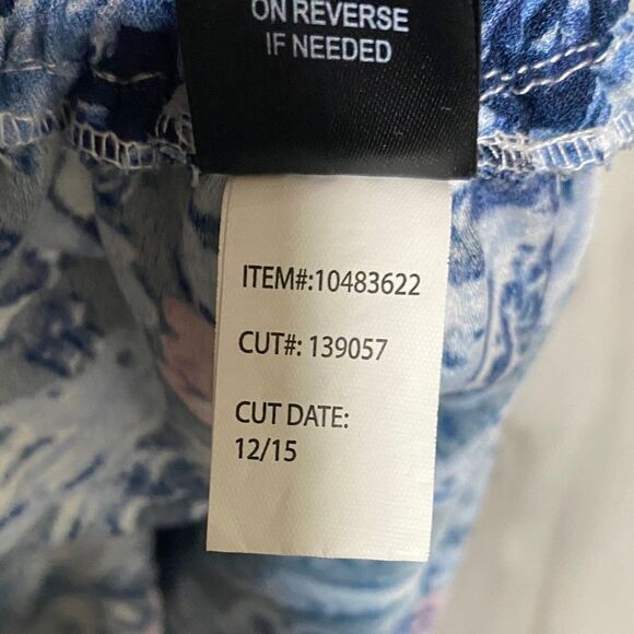 Torrid Navy Pink Paisley Pull-On Flowy Shorts Size 3X - Picture 12 of 12